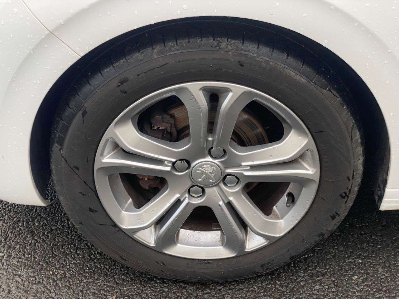 2014 PEUGEOT 208 2014 PEUGEOT 208