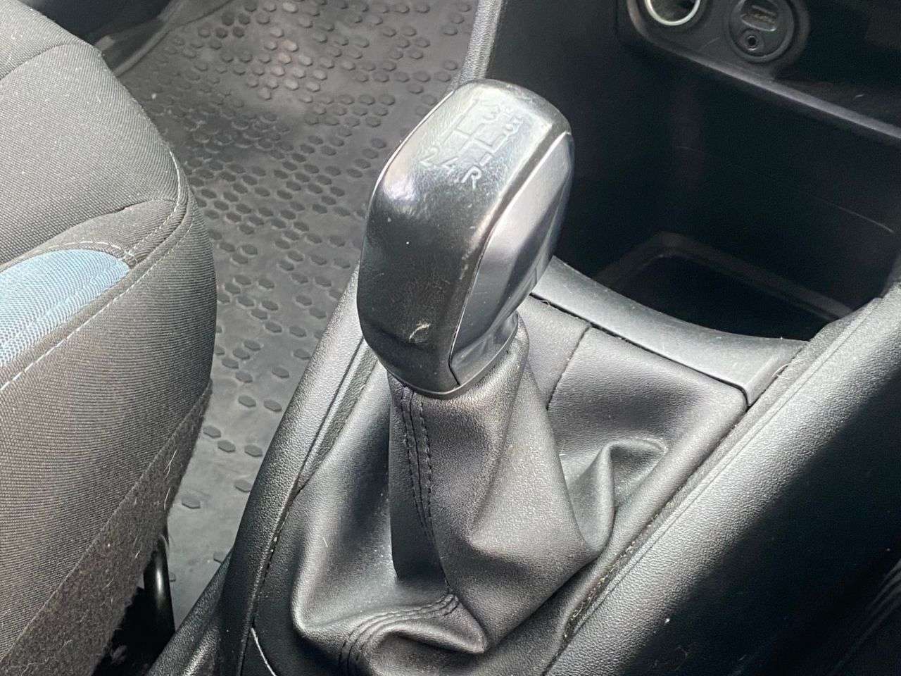 2014 PEUGEOT 208 2014 PEUGEOT 208