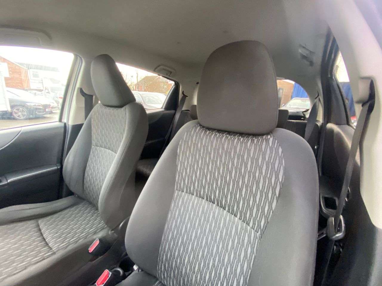 2012 TOYOTA YARIS 2012 TOYOTA YARIS