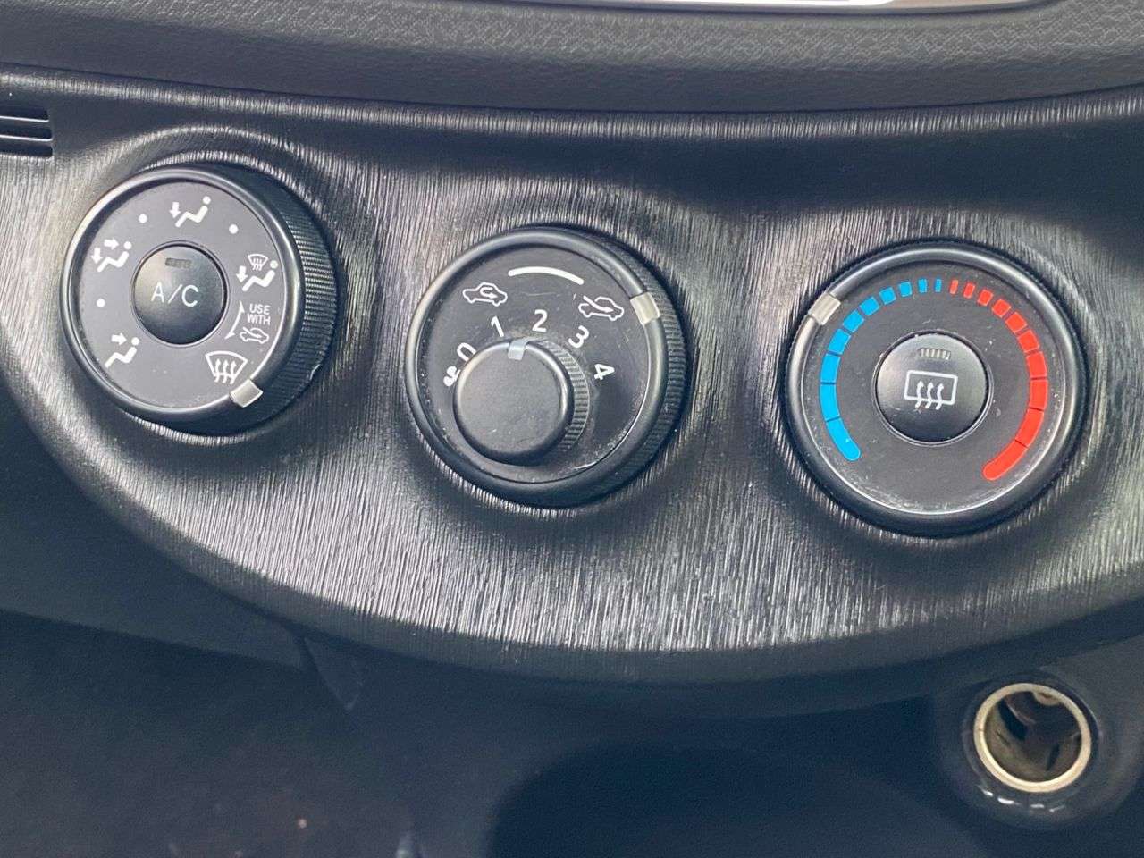 2012 TOYOTA YARIS 2012 TOYOTA YARIS