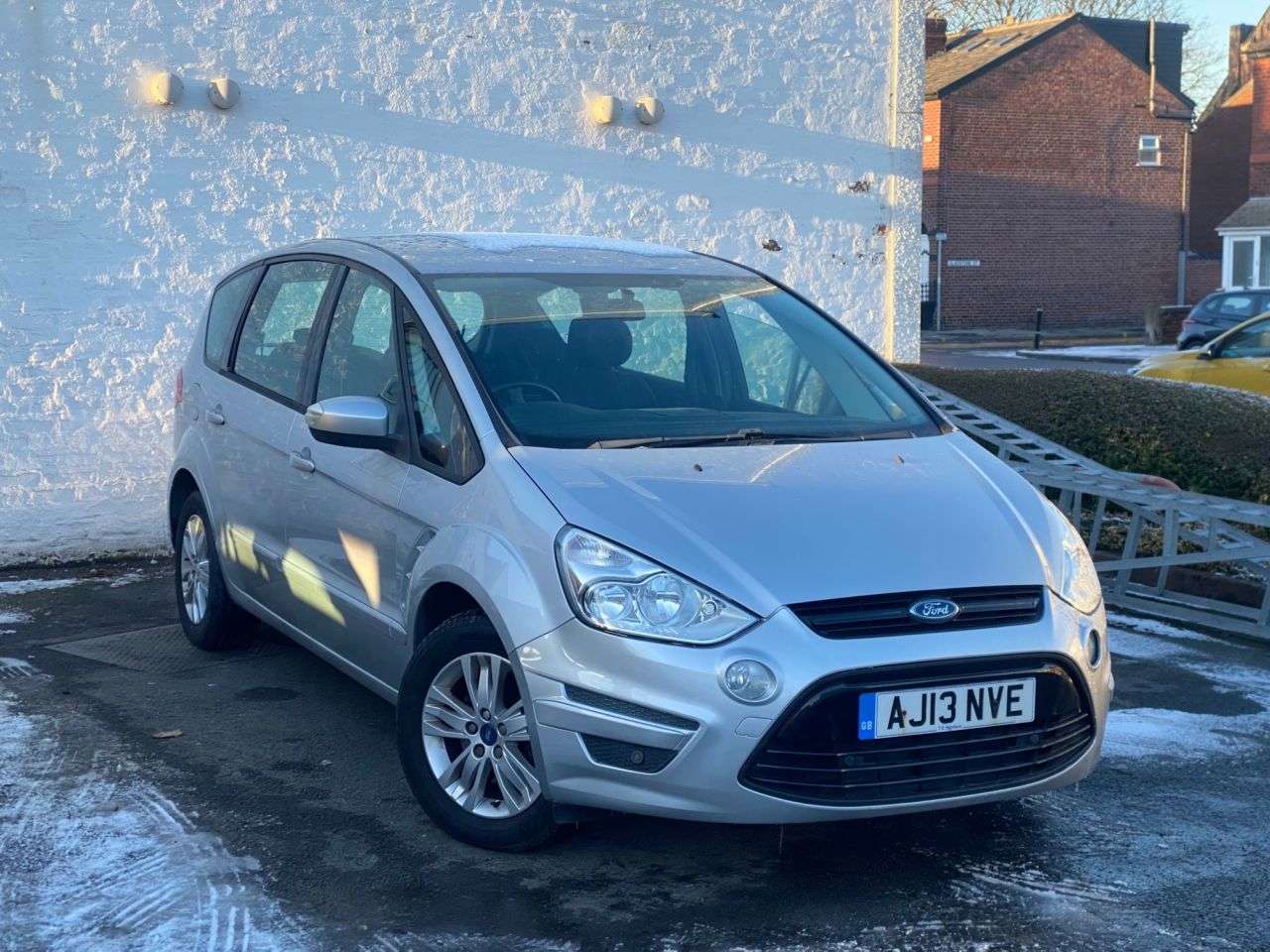 A 2013 FORD S-MAX 1.6 TDCi Zetec MPV 5dr Diesel Manual Euro 5 (s/s) (115 ps) MOT UNTIL DECEMB A 2013 FORD S-MAX 1.6 TDCi Zetec MPV 5dr Diesel Manual Euro 5 (s/s) (115 ps) MOT UNTIL DECEMB
