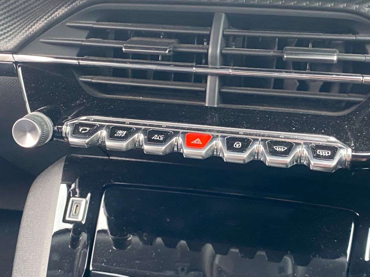 2020 PEUGEOT 2008 2020 PEUGEOT 2008