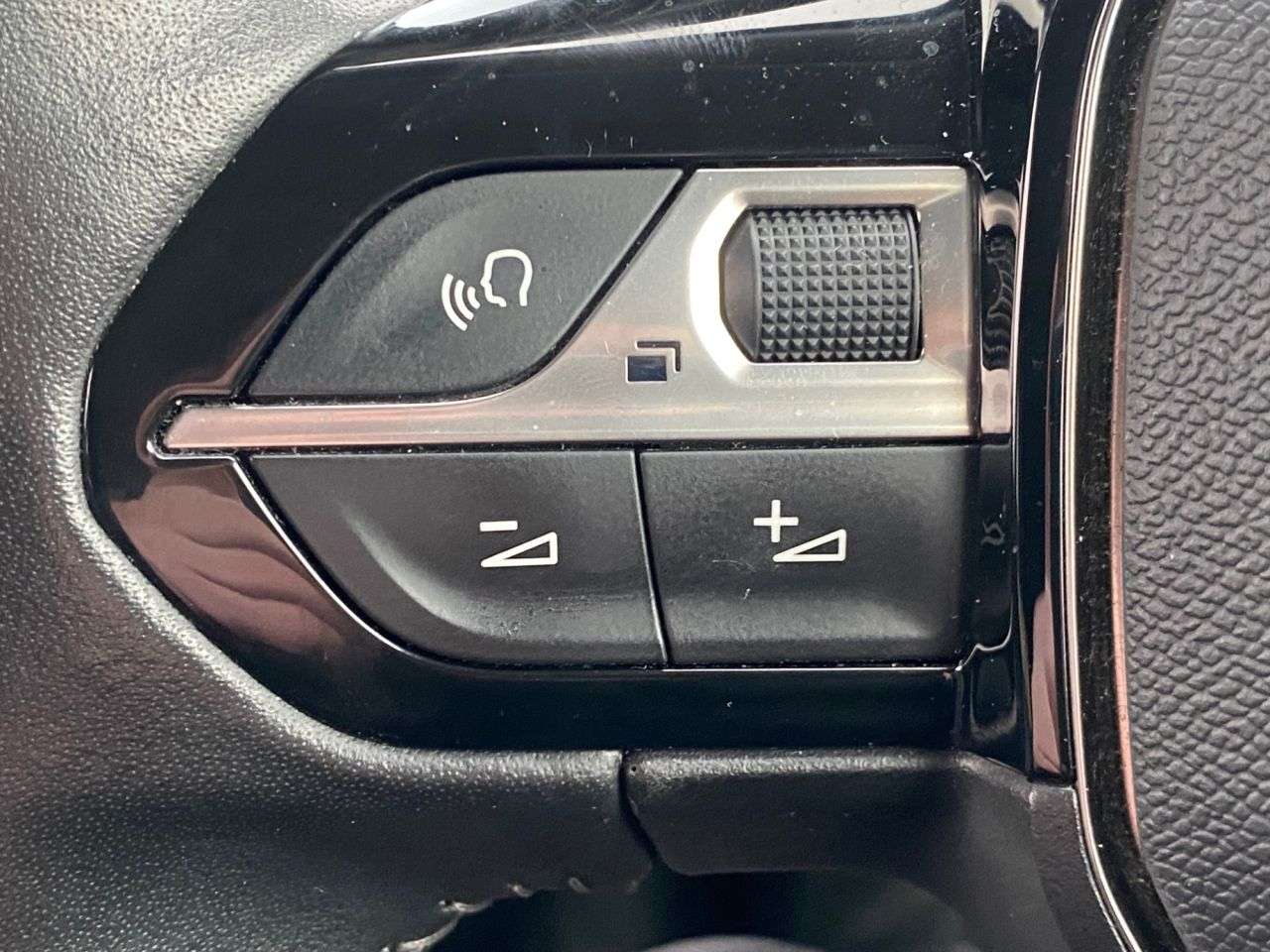 2020 PEUGEOT 2008 2020 PEUGEOT 2008