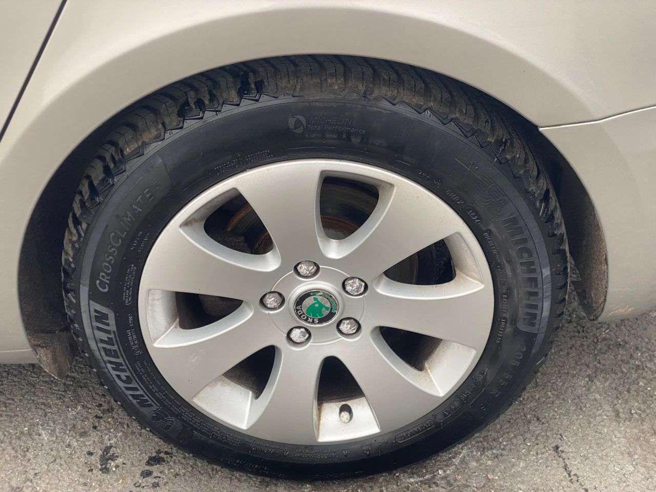 2013 SKODA SUPERB 2013 SKODA SUPERB