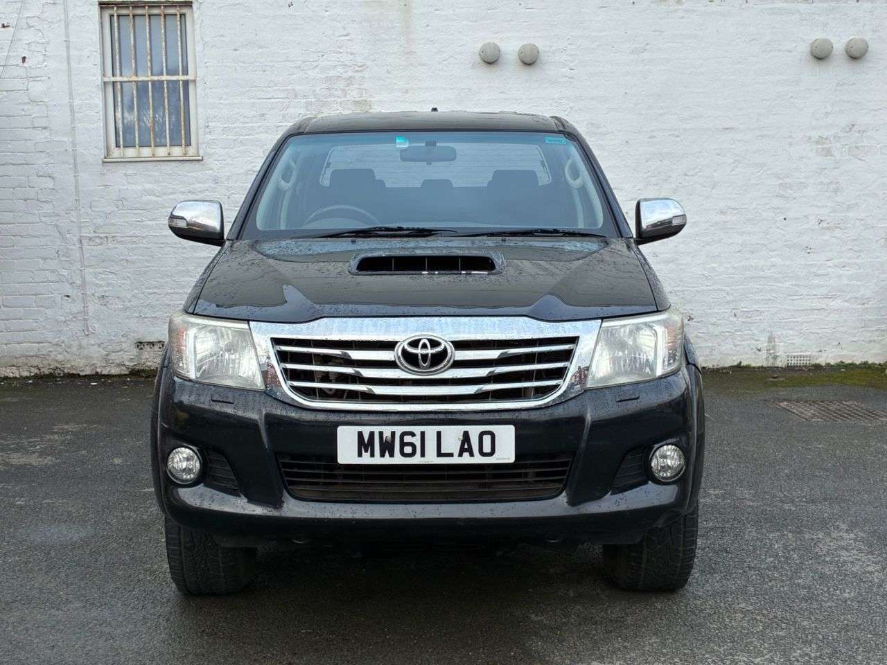 A 2012 TOYOTA HI-LUX 2.5 D-4D HL3 Pickup Double Cab 4dr Diesel Manual 4WD Euro 5 (144 ps) FULL T A 2012 TOYOTA HI-LUX 2.5 D-4D HL3 Pickup Double Cab 4dr Diesel Manual 4WD Euro 5 (144 ps) FULL T