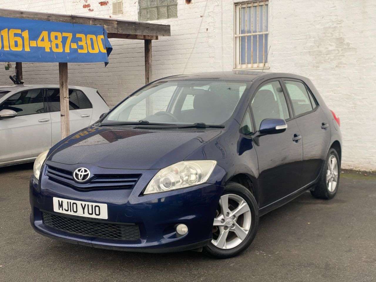 A 2010 TOYOTA AURIS 1.6 V-Matic TR Hatchback 5dr Petrol Manual (153 g/km, 124 bhp) SERVICE HIST A 2010 TOYOTA AURIS 1.6 V-Matic TR Hatchback 5dr Petrol Manual (153 g/km, 124 bhp) SERVICE HIST