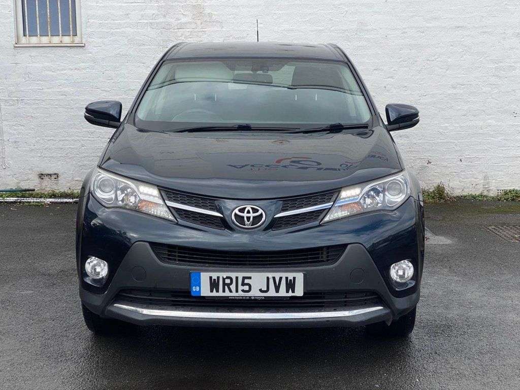 A 2015 TOYOTA RAV4 2.0 D-4D Icon SUV 5dr Diesel Manual 4WD Euro 5 (s/s) (124 ps) A 2015 TOYOTA RAV4 2.0 D-4D Icon SUV 5dr Diesel Manual 4WD Euro 5 (s/s) (124 ps)