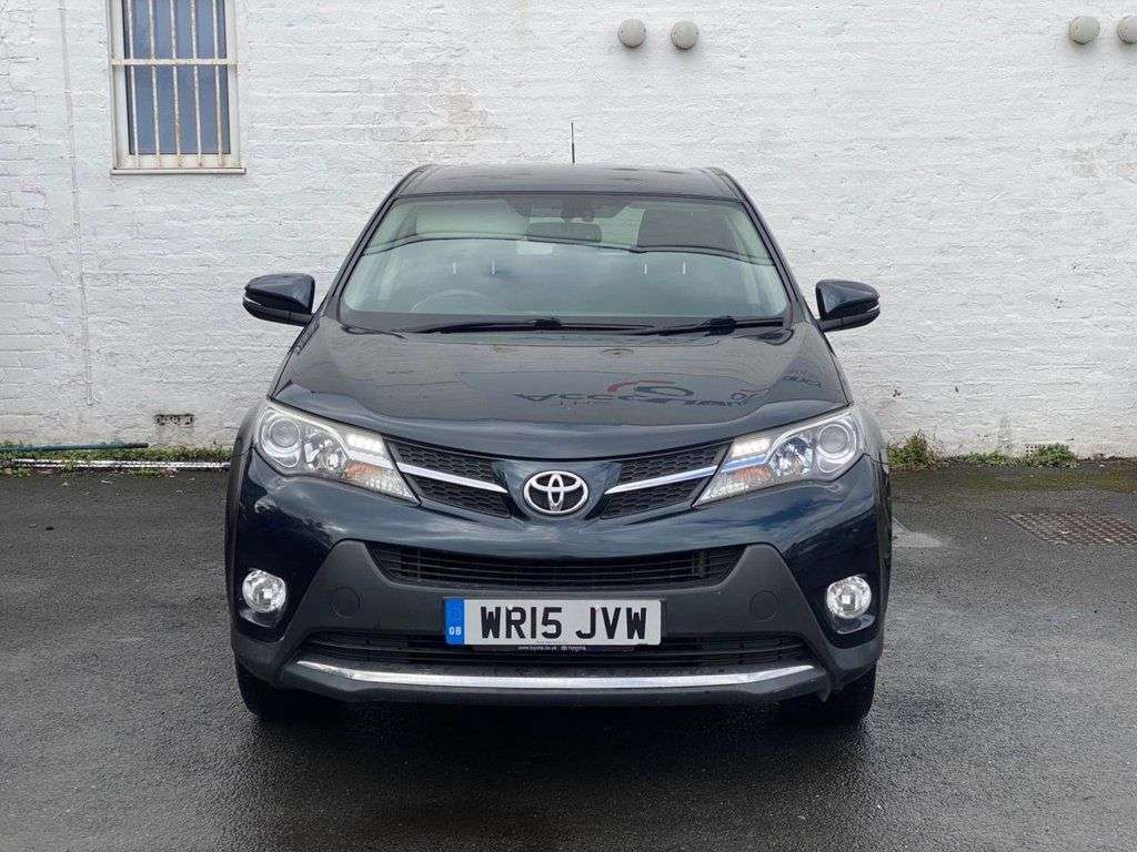 A 2015 TOYOTA RAV4 2.0 D-4D Icon SUV 5dr Diesel Manual 4WD Euro 5 (s/s) (124 ps) A 2015 TOYOTA RAV4 2.0 D-4D Icon SUV 5dr Diesel Manual 4WD Euro 5 (s/s) (124 ps)