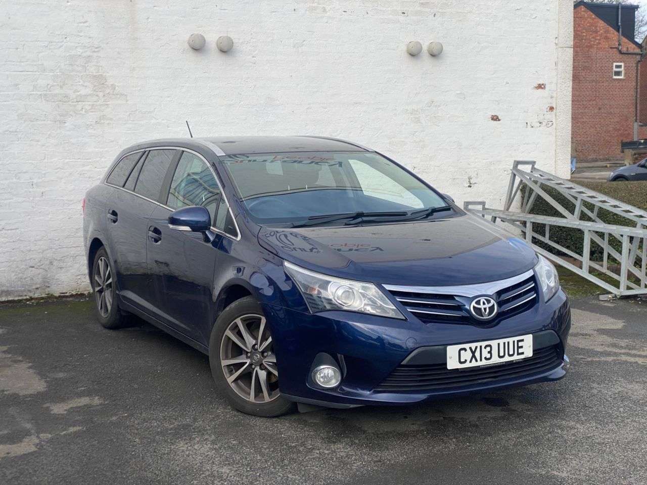 A 2013 TOYOTA AVENSIS 2.0 D-4D Select Tourer 5dr Diesel Manual Euro 5 (126 ps) FULL MAIN DEALER S A 2013 TOYOTA AVENSIS 2.0 D-4D Select Tourer 5dr Diesel Manual Euro 5 (126 ps) FULL MAIN DEALER S