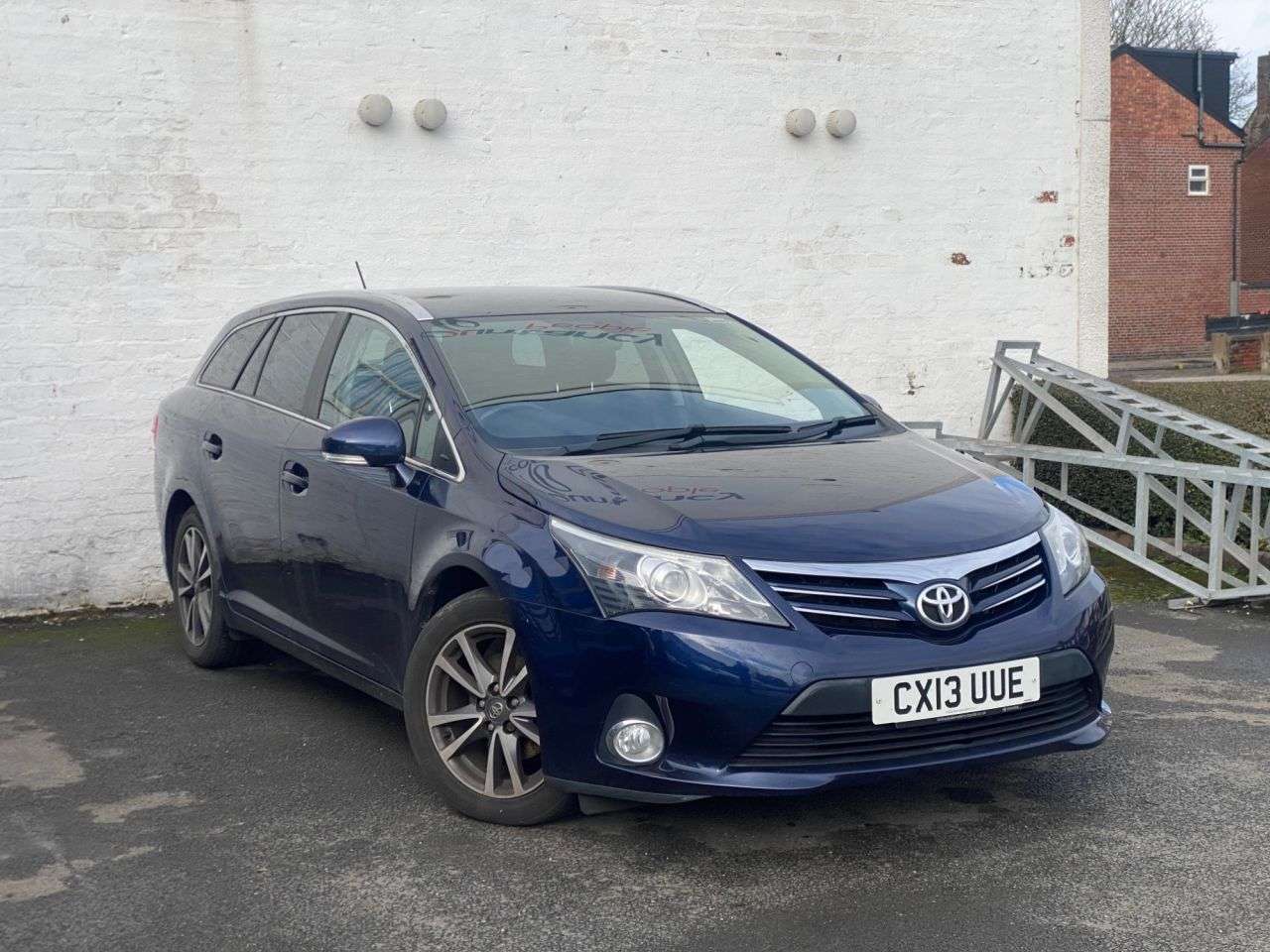 A 2013 TOYOTA AVENSIS 2.0 D-4D Select Tourer 5dr Diesel Manual Euro 5 (126 ps) FULL MAIN DEALER S A 2013 TOYOTA AVENSIS 2.0 D-4D Select Tourer 5dr Diesel Manual Euro 5 (126 ps) FULL MAIN DEALER S