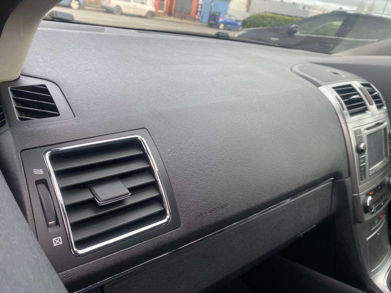 2013 TOYOTA AVENSIS 2013 TOYOTA AVENSIS