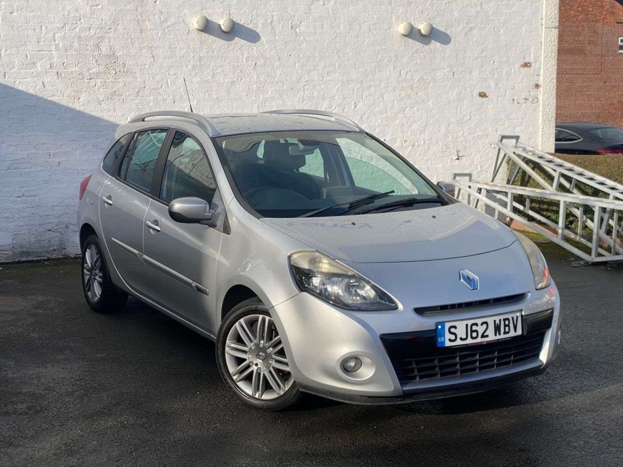 A 2012 RENAULT CLIO 1.2 Dynamique TomTom Sport Tourer 5dr Petrol Manual Euro 5 (75 ps) NEW CLUT A 2012 RENAULT CLIO 1.2 Dynamique TomTom Sport Tourer 5dr Petrol Manual Euro 5 (75 ps) NEW CLUT