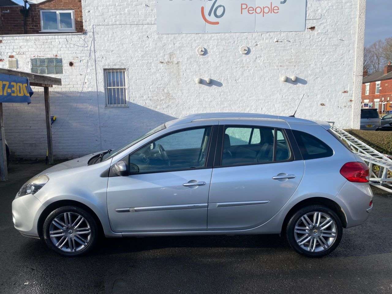 2012 RENAULT CLIO 2012 RENAULT CLIO