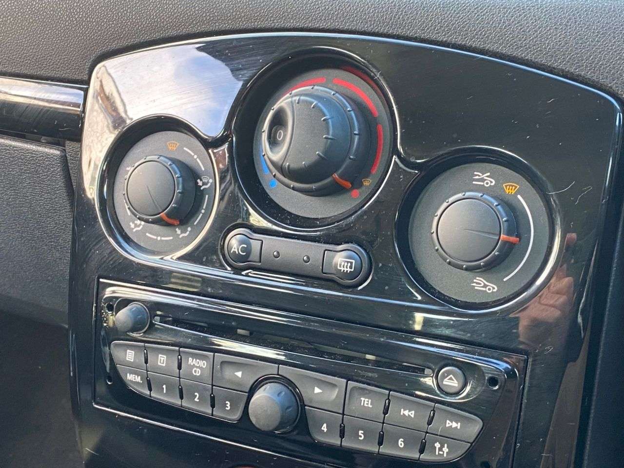 2012 RENAULT CLIO 2012 RENAULT CLIO