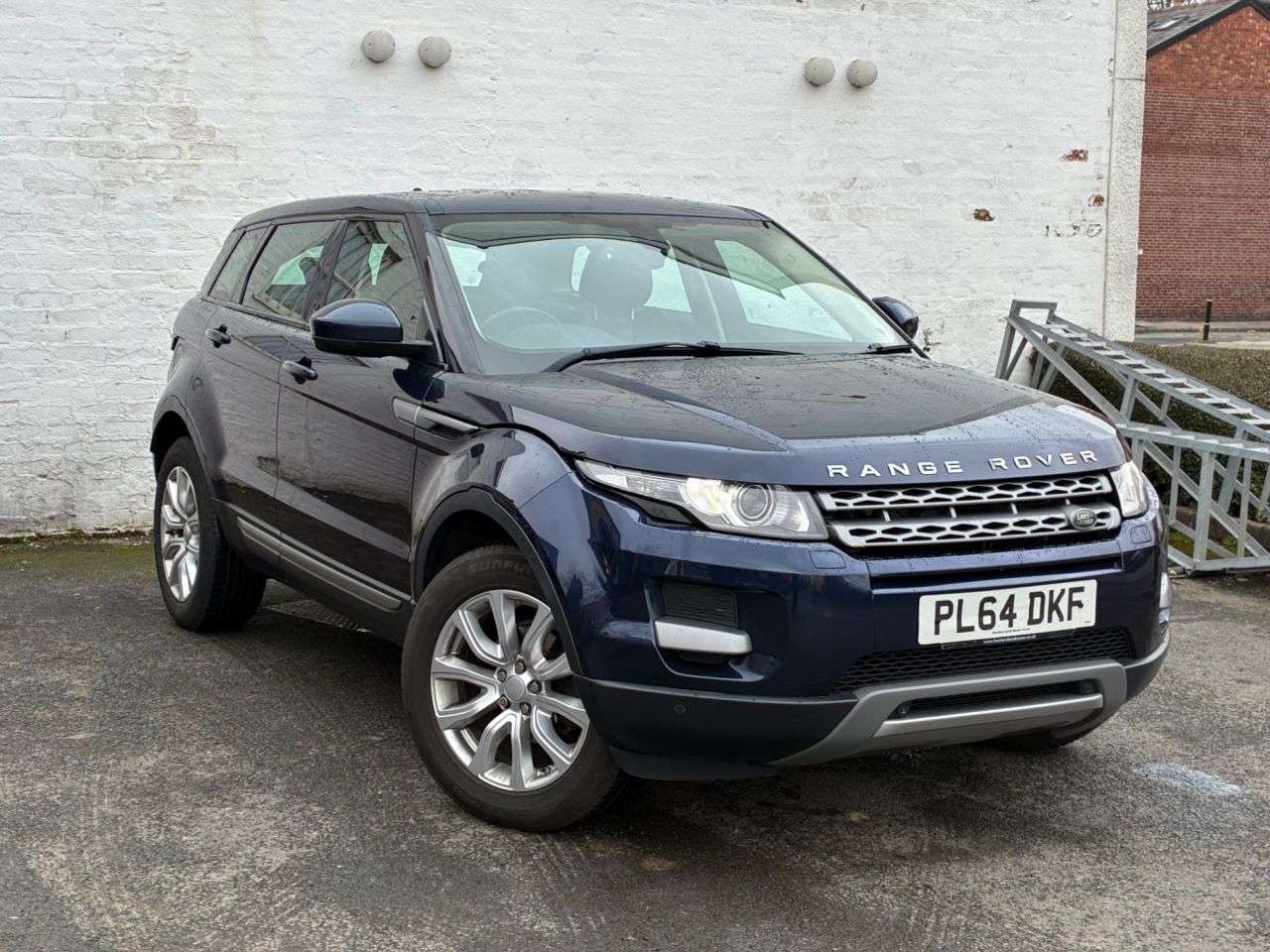 A 2014 LAND ROVER RANGE ROVER EVOQUE 2.2 SD4 Pure Tech SUV 5dr Diesel Manual 4WD Euro 5 (s/s) (190 ps) TIMING BE A 2014 LAND ROVER RANGE ROVER EVOQUE 2.2 SD4 Pure Tech SUV 5dr Diesel Manual 4WD Euro 5 (s/s) (190 ps) TIMING BE