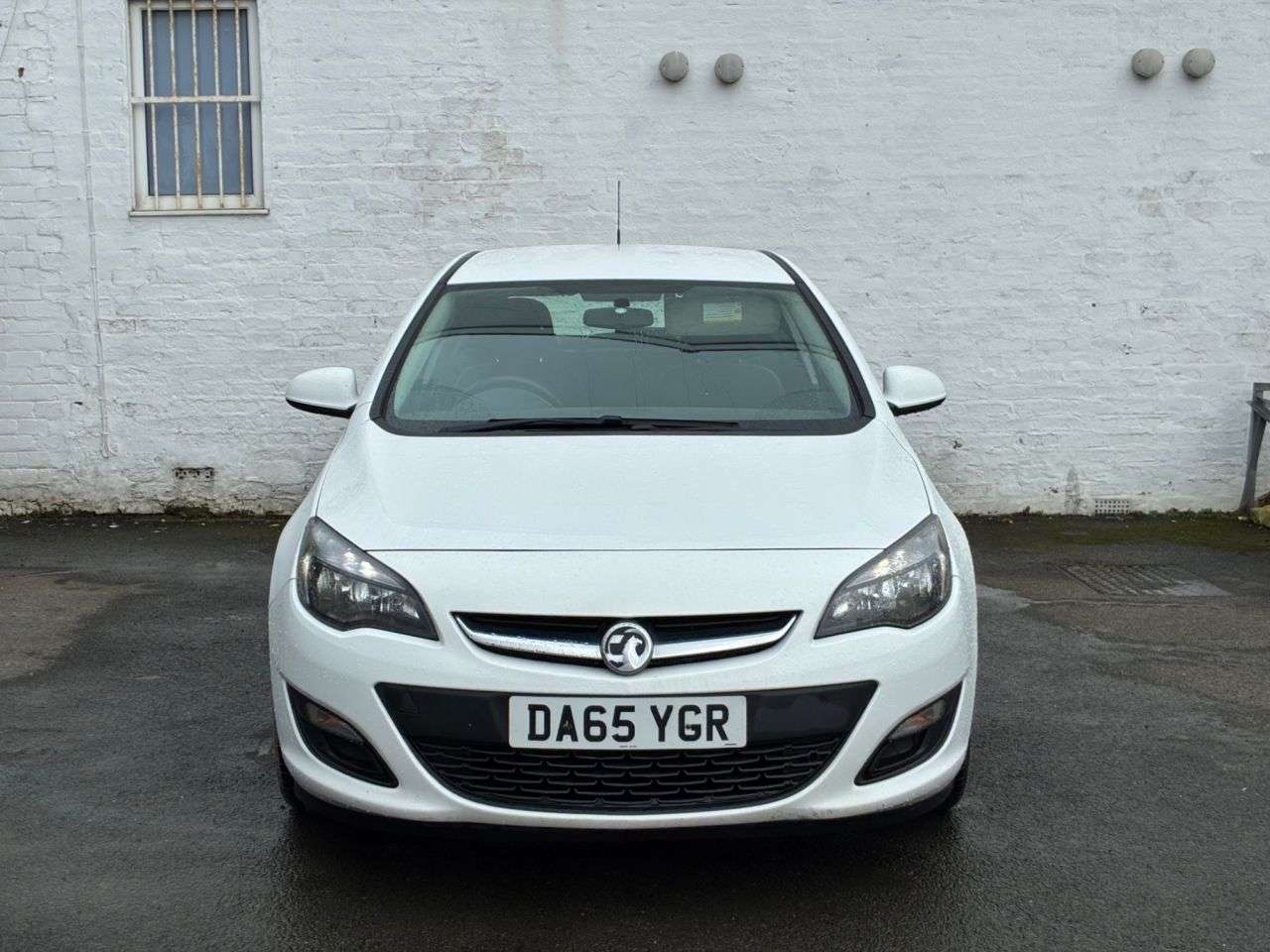 A 2015 VAUXHALL ASTRA 1.4i Excite Hatchback 5dr Petrol Manual Euro 6 (100 ps) 2 KEYS, DUAL CLIMAT A 2015 VAUXHALL ASTRA 1.4i Excite Hatchback 5dr Petrol Manual Euro 6 (100 ps) 2 KEYS, DUAL CLIMAT