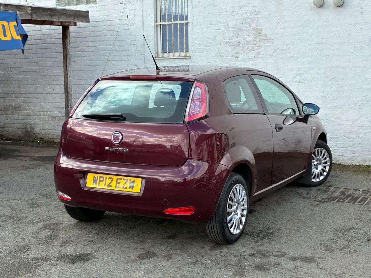 2012 FIAT PUNTO 2012 FIAT PUNTO