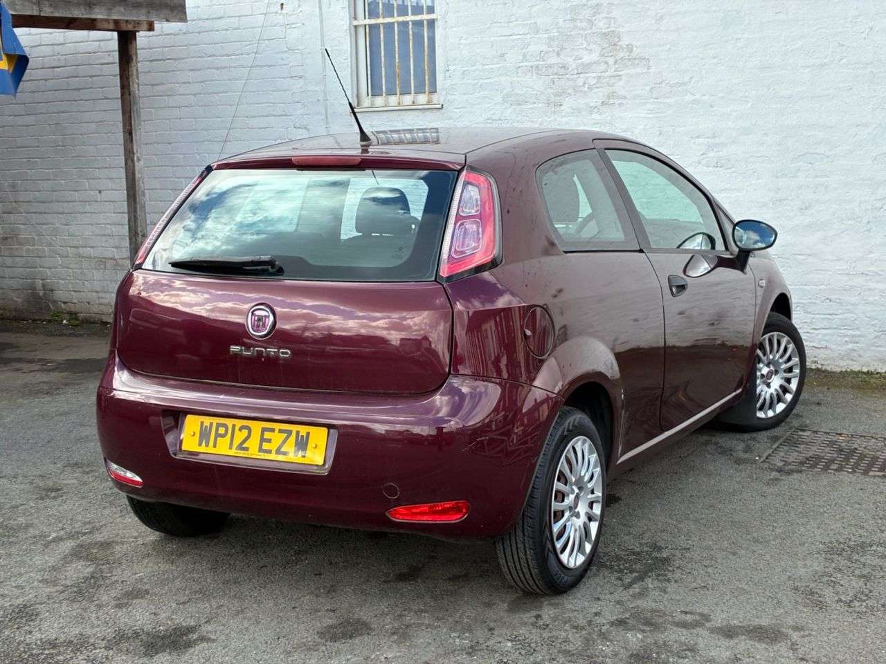 2012 FIAT PUNTO 2012 FIAT PUNTO