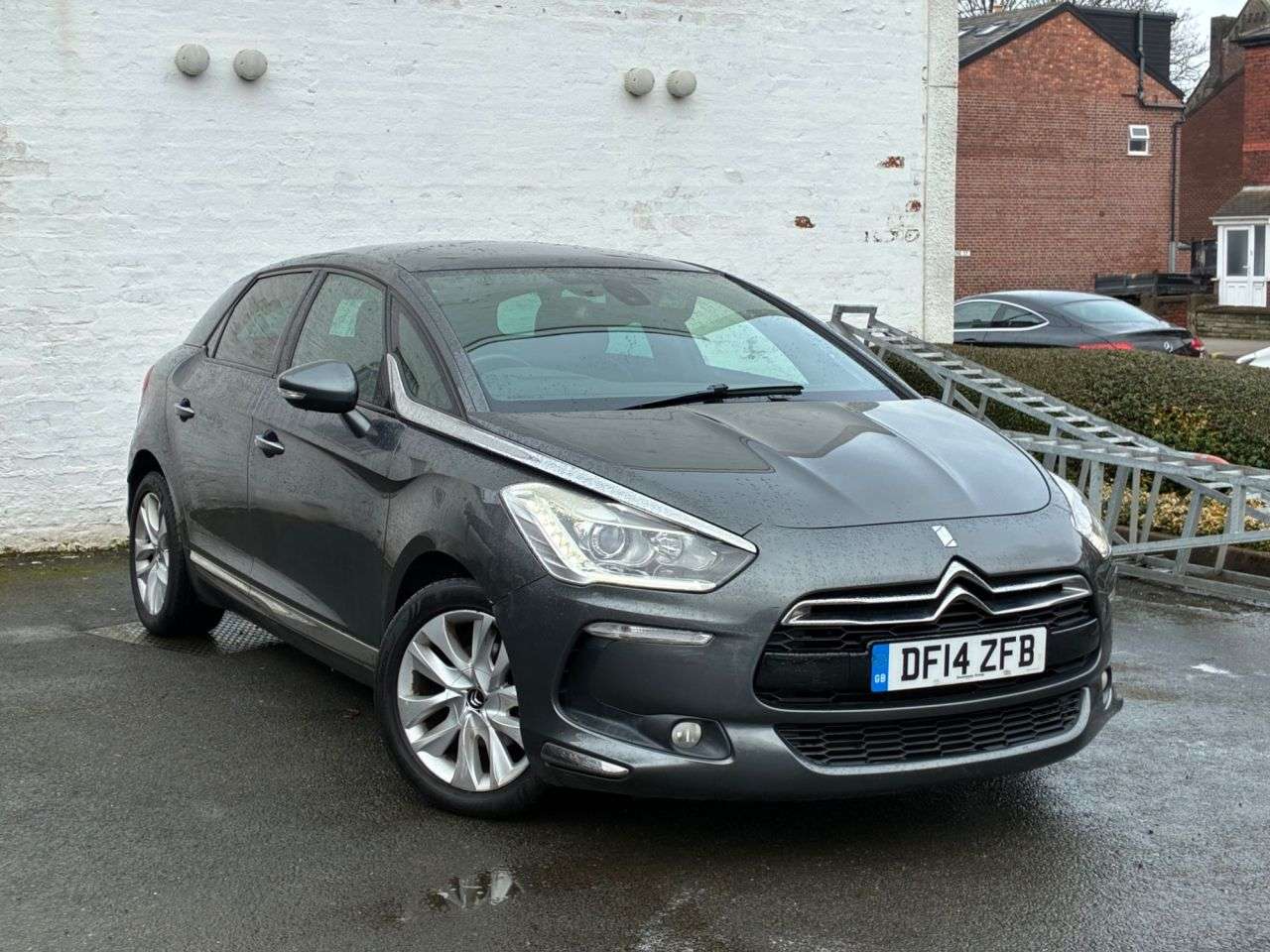 A 2014 CITROEN DS5 1.6 BlueHDi DStyle Hatchback 5dr Diesel Manual Euro 6 (s/s) (120 ps) CAM BE A 2014 CITROEN DS5 1.6 BlueHDi DStyle Hatchback 5dr Diesel Manual Euro 6 (s/s) (120 ps) CAM BE