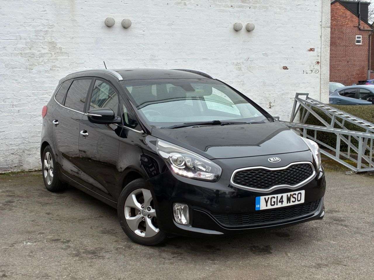 A 2014 KIA CARENS 1.6 GDi EcoDynamics 2 MPV 5dr Petrol Manual Euro 5 (s/s) (133 bhp) 7 SEATER A 2014 KIA CARENS 1.6 GDi EcoDynamics 2 MPV 5dr Petrol Manual Euro 5 (s/s) (133 bhp) 7 SEATER