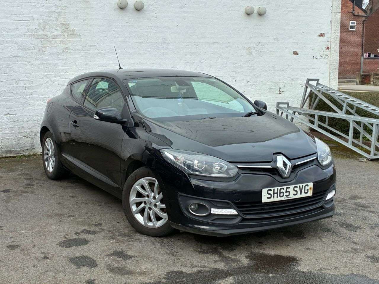 A 2015 RENAULT MEGANE 1.5 dCi Dynamique Nav Coupe 3dr Diesel Manual Euro 6 (s/s) (110 ps) SAT NAV A 2015 RENAULT MEGANE 1.5 dCi Dynamique Nav Coupe 3dr Diesel Manual Euro 6 (s/s) (110 ps) SAT NAV