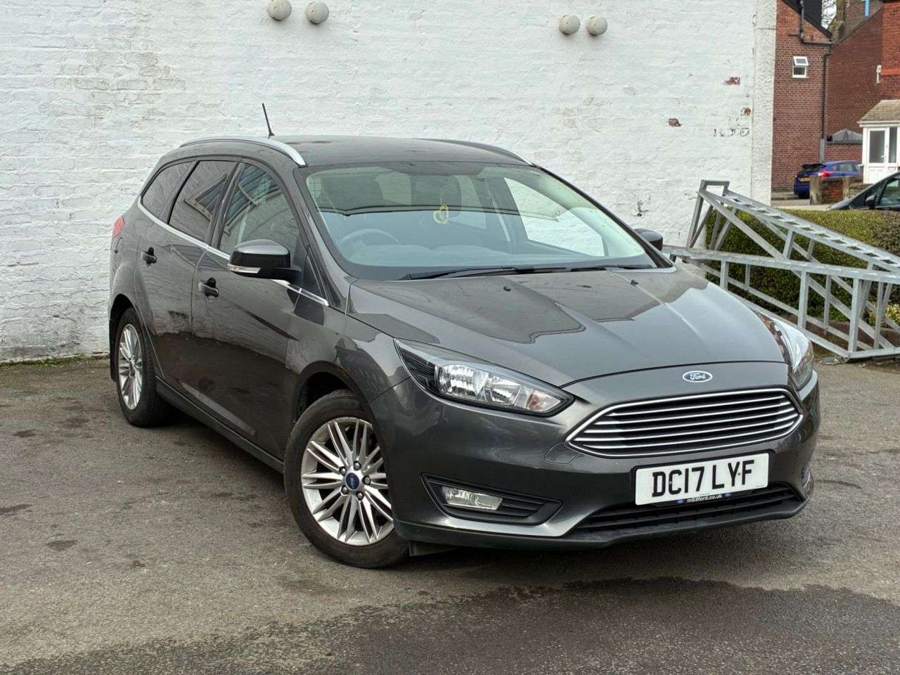 A 2017 FORD FOCUS 1.0T EcoBoost Zetec Edition Estate 5dr Petrol Manual Euro 6 (s/s) (125 ps) A 2017 FORD FOCUS 1.0T EcoBoost Zetec Edition Estate 5dr Petrol Manual Euro 6 (s/s) (125 ps)