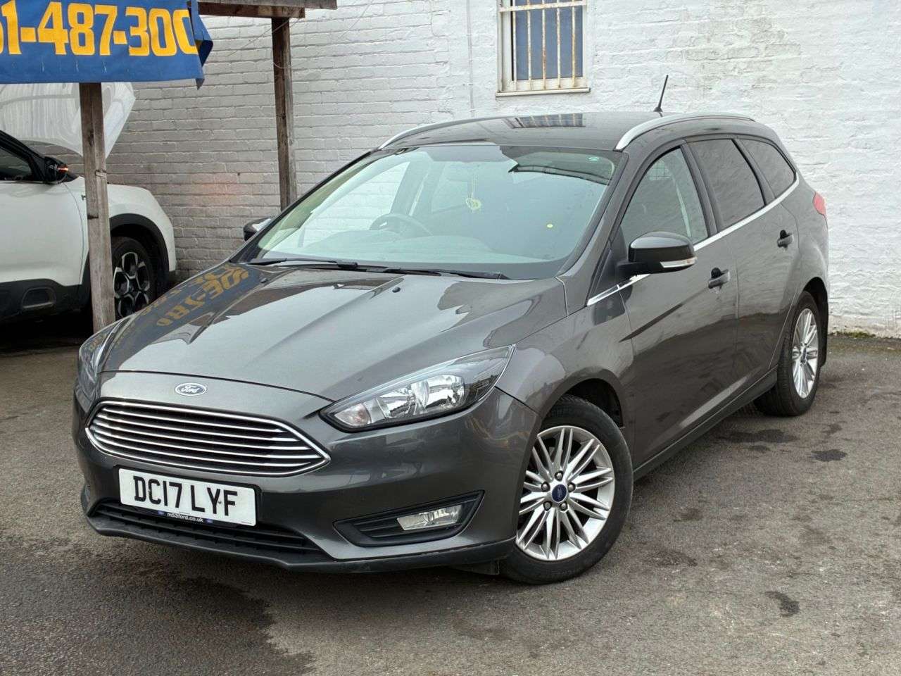 A 2017 FORD FOCUS 1.0T EcoBoost Zetec Edition Estate 5dr Petrol Manual Euro 6 (s/s) (125 ps) A 2017 FORD FOCUS 1.0T EcoBoost Zetec Edition Estate 5dr Petrol Manual Euro 6 (s/s) (125 ps)