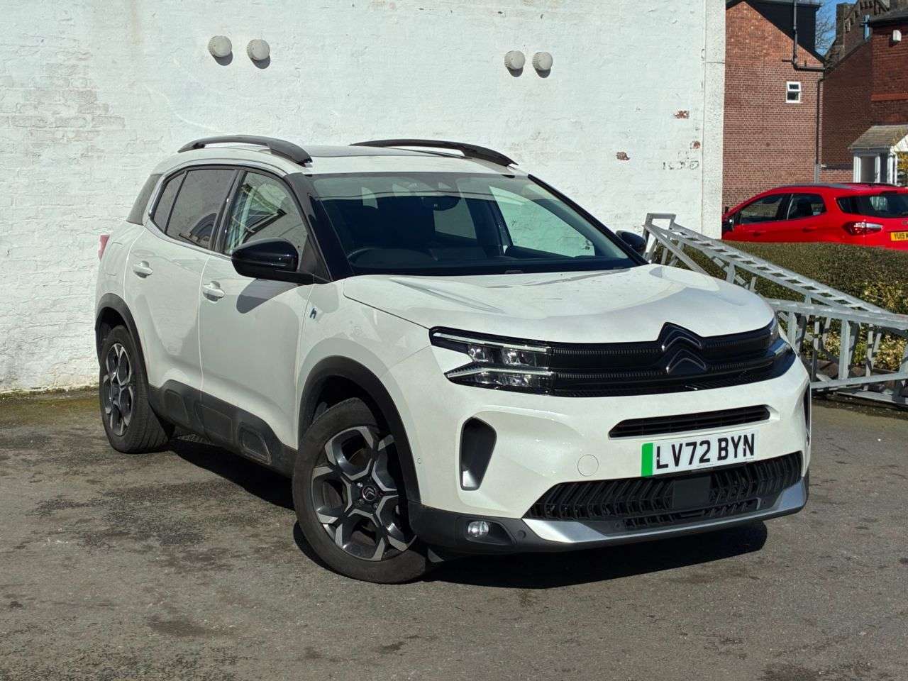 A 2022 CITROEN C5 AIRCROSS 1.6 14.2kWh Shine SUV 5dr Petrol Plug-in Hybrid e-EAT8 Euro 6 (s/s) (225 ps A 2022 CITROEN C5 AIRCROSS 1.6 14.2kWh Shine SUV 5dr Petrol Plug-in Hybrid e-EAT8 Euro 6 (s/s) (225 ps