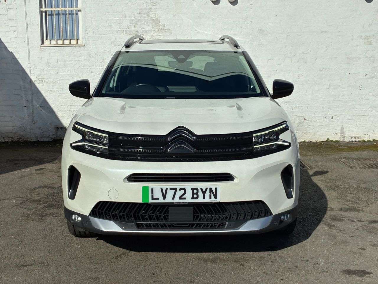 A 2022 CITROEN C5 AIRCROSS 1.6 14.2kWh Shine SUV 5dr Petrol Plug-in Hybrid e-EAT8 Euro 6 (s/s) (225 ps A 2022 CITROEN C5 AIRCROSS 1.6 14.2kWh Shine SUV 5dr Petrol Plug-in Hybrid e-EAT8 Euro 6 (s/s) (225 ps