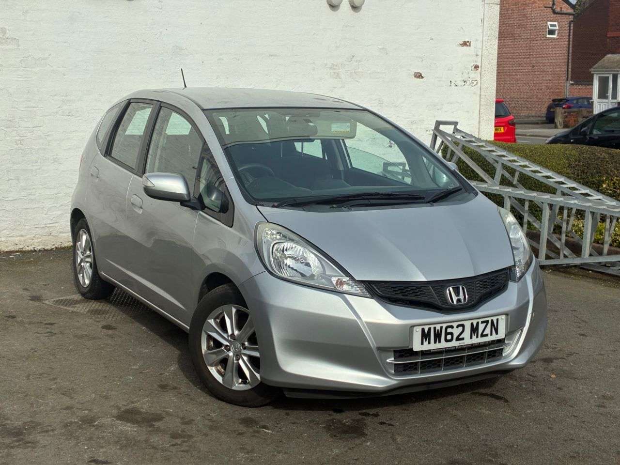 A 2013 HONDA JAZZ 1.4 i-VTEC ES Hatchback 5dr Petrol Manual Euro 5 (99 ps) DUAL CLIMATE CONTR A 2013 HONDA JAZZ 1.4 i-VTEC ES Hatchback 5dr Petrol Manual Euro 5 (99 ps) DUAL CLIMATE CONTR