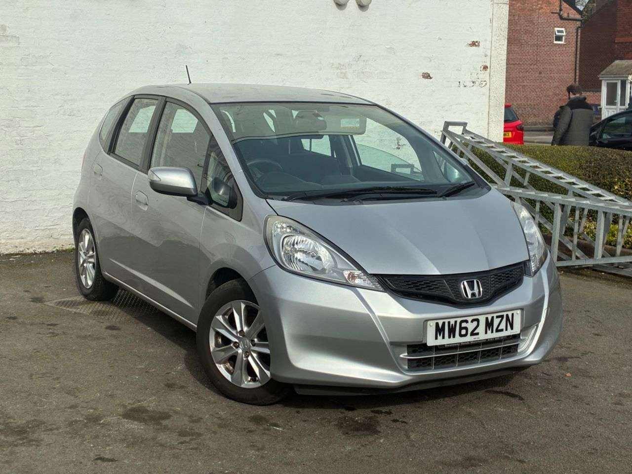 A 2013 HONDA JAZZ 1.4 i-VTEC ES Hatchback 5dr Petrol Manual Euro 5 (99 ps) DUAL CLIMATE CONTR A 2013 HONDA JAZZ 1.4 i-VTEC ES Hatchback 5dr Petrol Manual Euro 5 (99 ps) DUAL CLIMATE CONTR