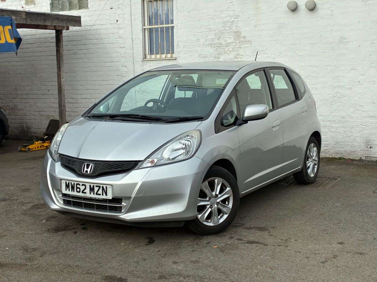 A 2013 HONDA JAZZ 1.4 i-VTEC ES Hatchback 5dr Petrol Manual Euro 5 (99 ps) DUAL CLIMATE CONTR A 2013 HONDA JAZZ 1.4 i-VTEC ES Hatchback 5dr Petrol Manual Euro 5 (99 ps) DUAL CLIMATE CONTR