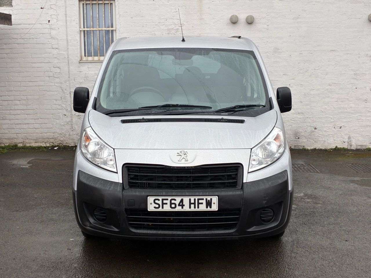 A 2015 PEUGEOT EXPERT TEPEE 2.0 HDi Tepee Comfort Combi Van 4dr Diesel Manual L2 (179 g/km, 98 bhp) SER A 2015 PEUGEOT EXPERT TEPEE 2.0 HDi Tepee Comfort Combi Van 4dr Diesel Manual L2 (179 g/km, 98 bhp) SER