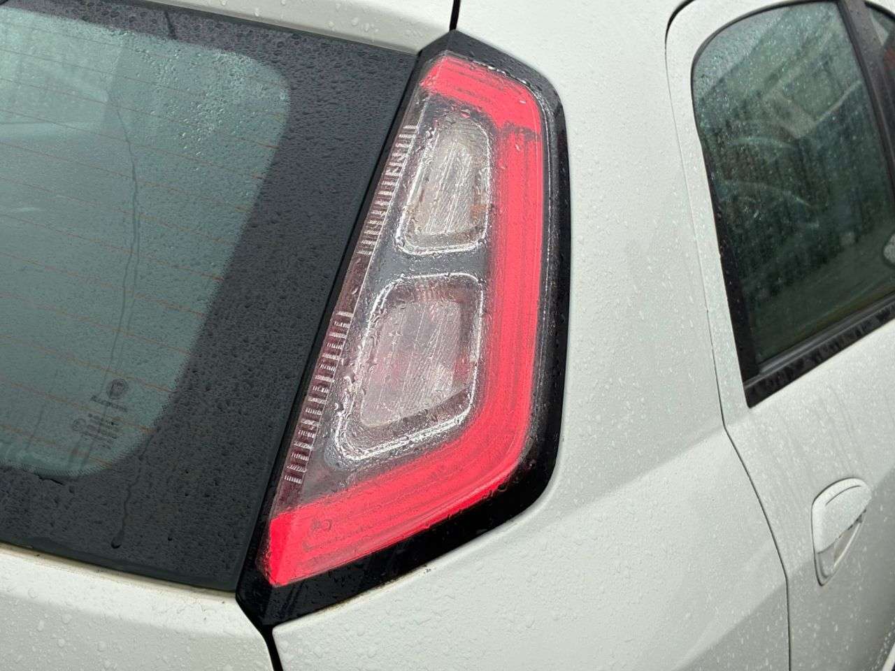 2014 FIAT PUNTO 2014 FIAT PUNTO