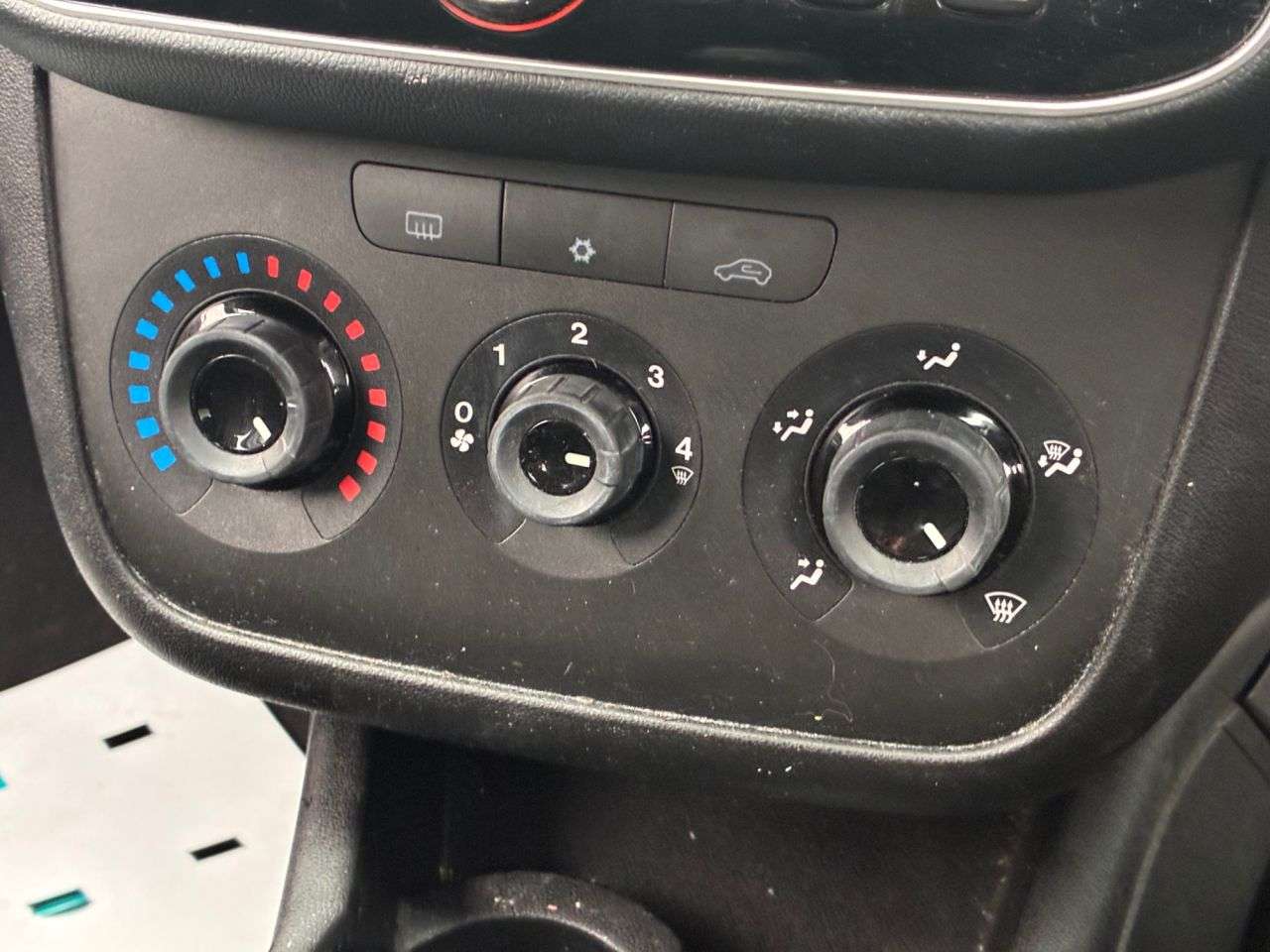 2014 FIAT PUNTO 2014 FIAT PUNTO