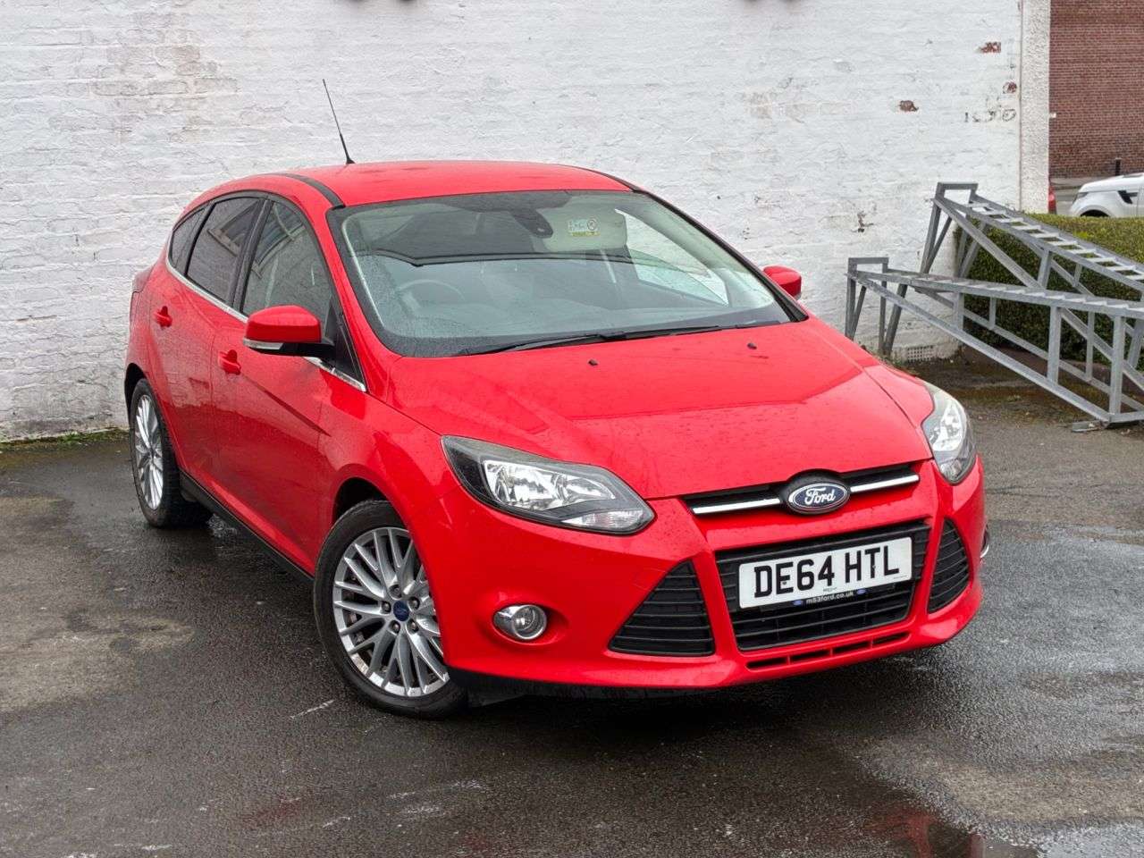 A 2014 FORD FOCUS 1.6 TDCi Zetec Navigator Hatchback 5dr Diesel Manual Euro 5 (s/s) (115 ps) A 2014 FORD FOCUS 1.6 TDCi Zetec Navigator Hatchback 5dr Diesel Manual Euro 5 (s/s) (115 ps)