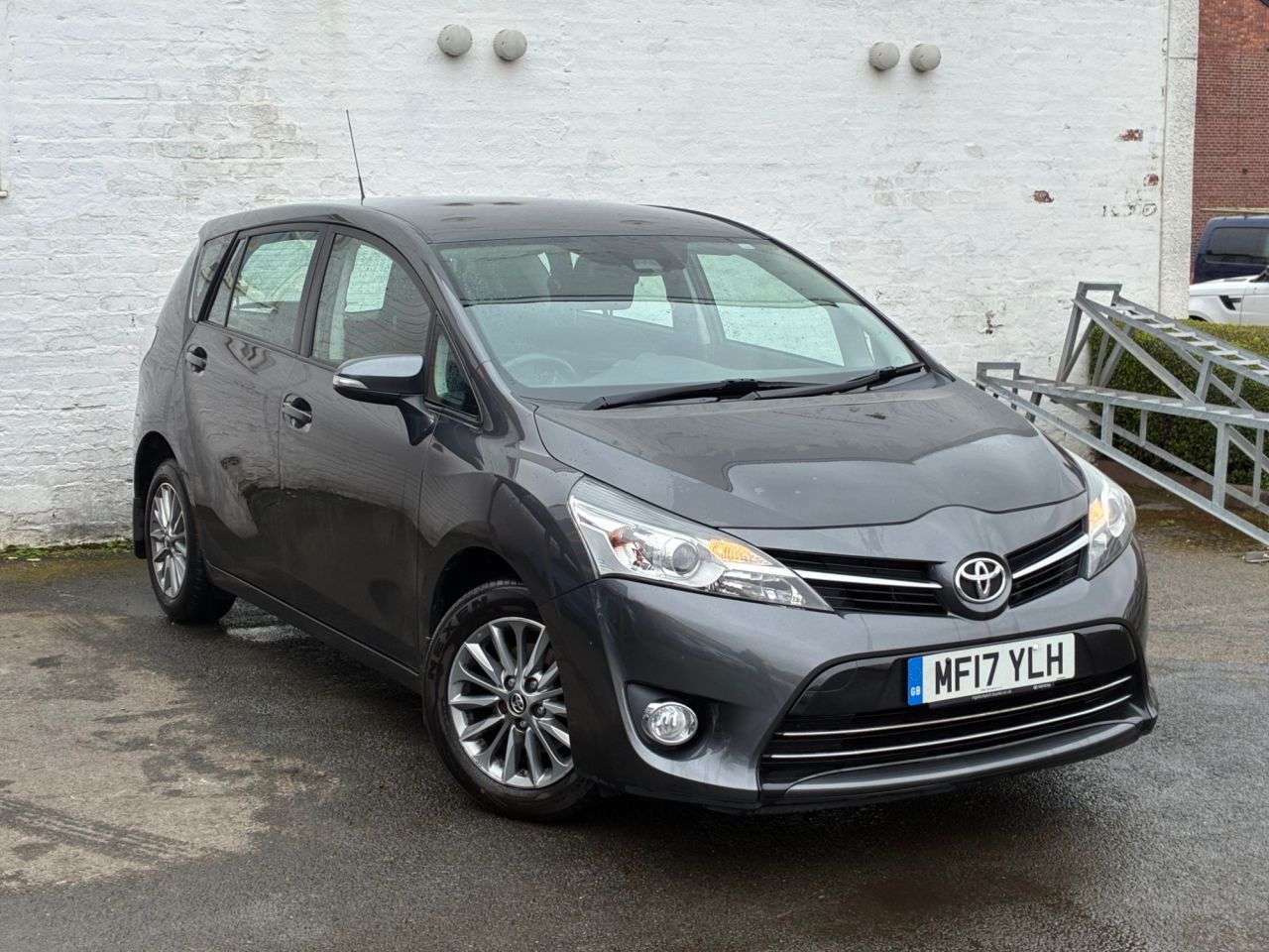 A 2017 TOYOTA VERSO 1.6 V-Matic Icon MPV 5dr Petrol Manual Euro 6 (7 Seat) (132 ps) FULL MAIN D A 2017 TOYOTA VERSO 1.6 V-Matic Icon MPV 5dr Petrol Manual Euro 6 (7 Seat) (132 ps) FULL MAIN D