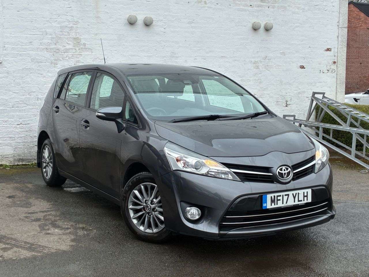 A 2017 TOYOTA VERSO 1.6 V-Matic Icon MPV 5dr Petrol Manual Euro 6 (7 Seat) (132 ps) FULL MAIN D A 2017 TOYOTA VERSO 1.6 V-Matic Icon MPV 5dr Petrol Manual Euro 6 (7 Seat) (132 ps) FULL MAIN D