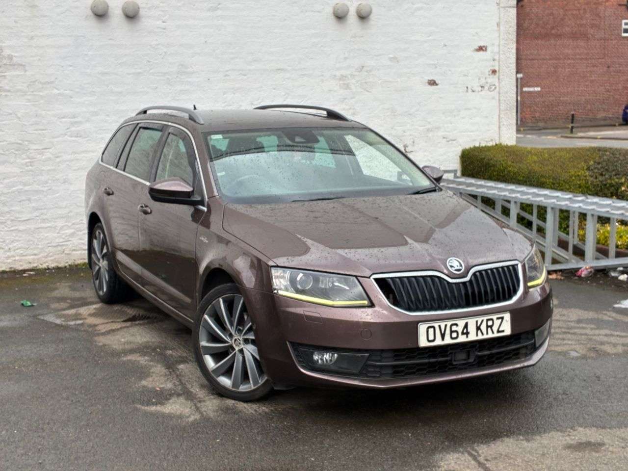 A 2014 SKODA OCTAVIA 2.0 TDI Laurin & Klement Estate 5dr Diesel Manual Euro 5 (s/s) (150 ps) 2 K A 2014 SKODA OCTAVIA 2.0 TDI Laurin & Klement Estate 5dr Diesel Manual Euro 5 (s/s) (150 ps) 2 K