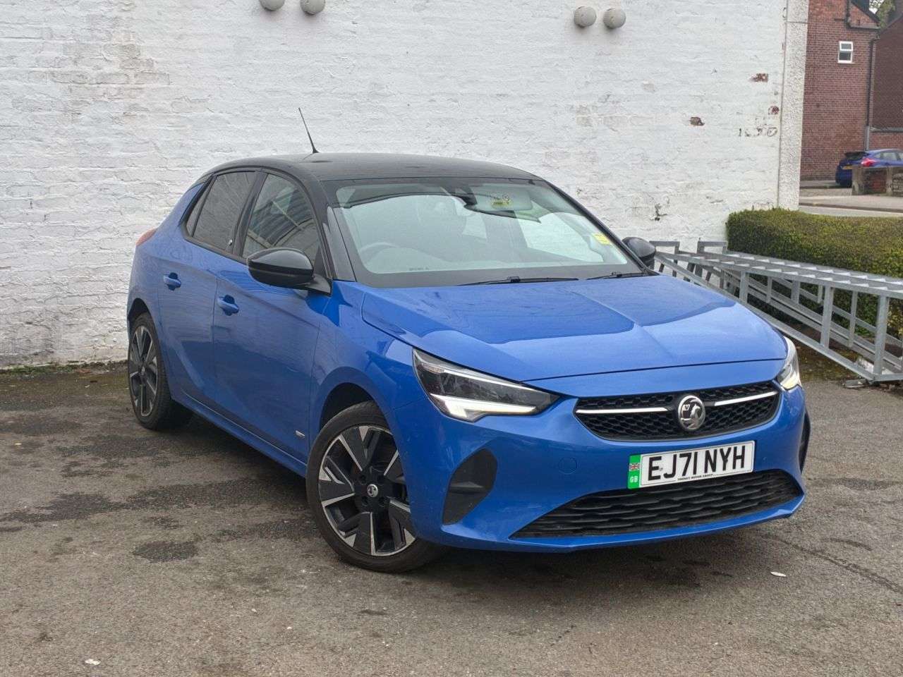 A 2021 VAUXHALL CORSA ELECTRIC 50kWh Griffin Hatchback 5dr Electric Auto (7.4Kw Charger) (136 ps) COMPREHE A 2021 VAUXHALL CORSA ELECTRIC 50kWh Griffin Hatchback 5dr Electric Auto (7.4Kw Charger) (136 ps) COMPREHE