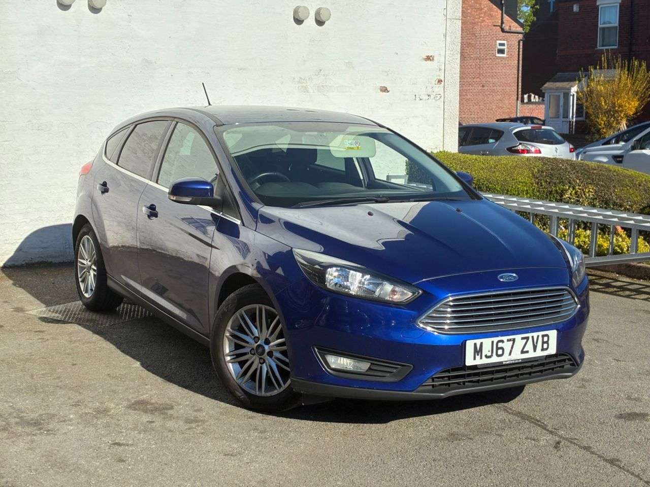 A 2017 FORD FOCUS 1.0T EcoBoost Zetec Edition Hatchback 5dr Petrol Manual Euro 6 (s/s) (125 p A 2017 FORD FOCUS 1.0T EcoBoost Zetec Edition Hatchback 5dr Petrol Manual Euro 6 (s/s) (125 p