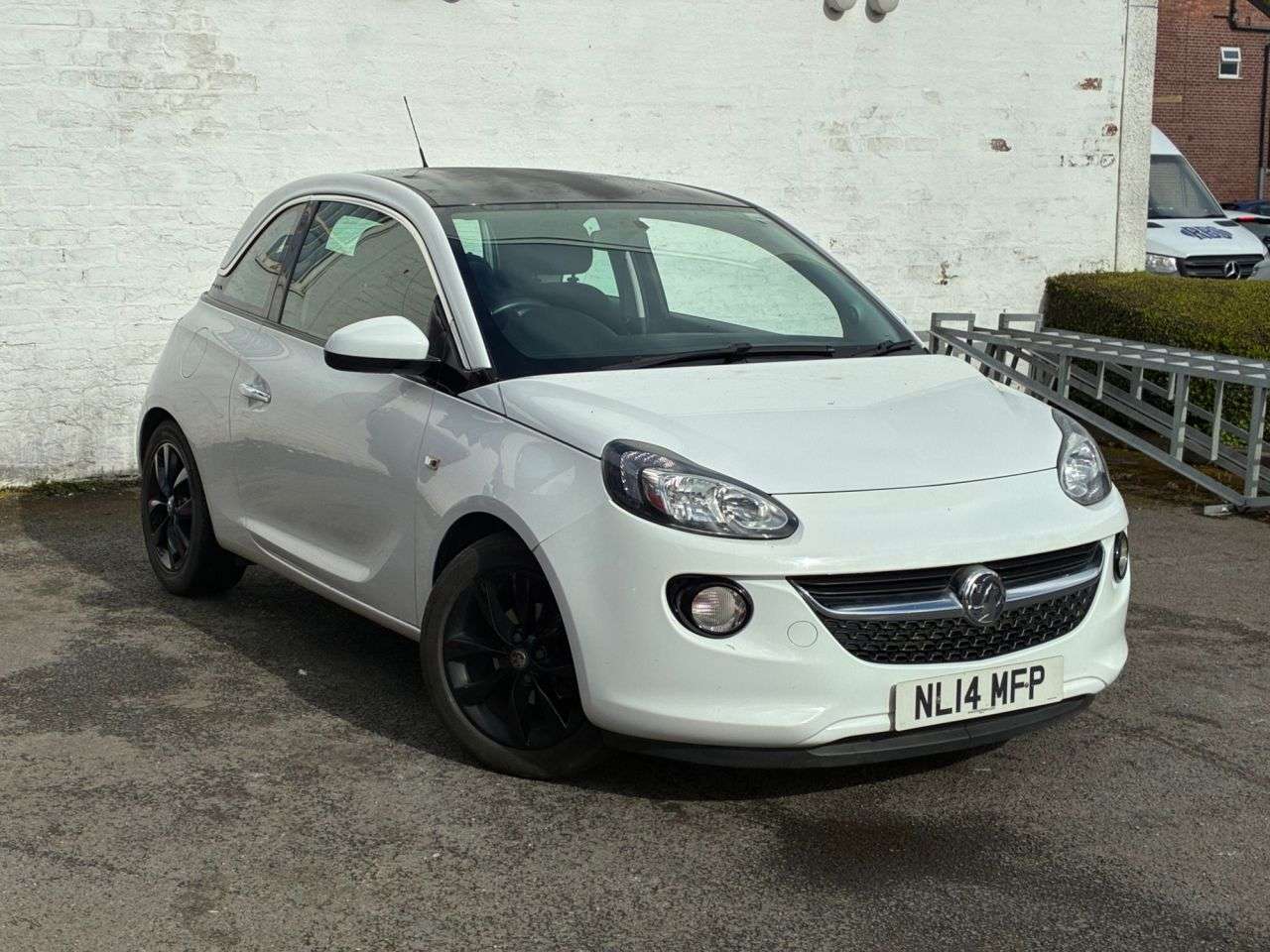 A 2014 VAUXHALL ADAM 1.4 16v JAM Hatchback 3dr Petrol Manual Euro 5 (87 ps) * FULL SERVICE HISTO A 2014 VAUXHALL ADAM 1.4 16v JAM Hatchback 3dr Petrol Manual Euro 5 (87 ps) * FULL SERVICE HISTO