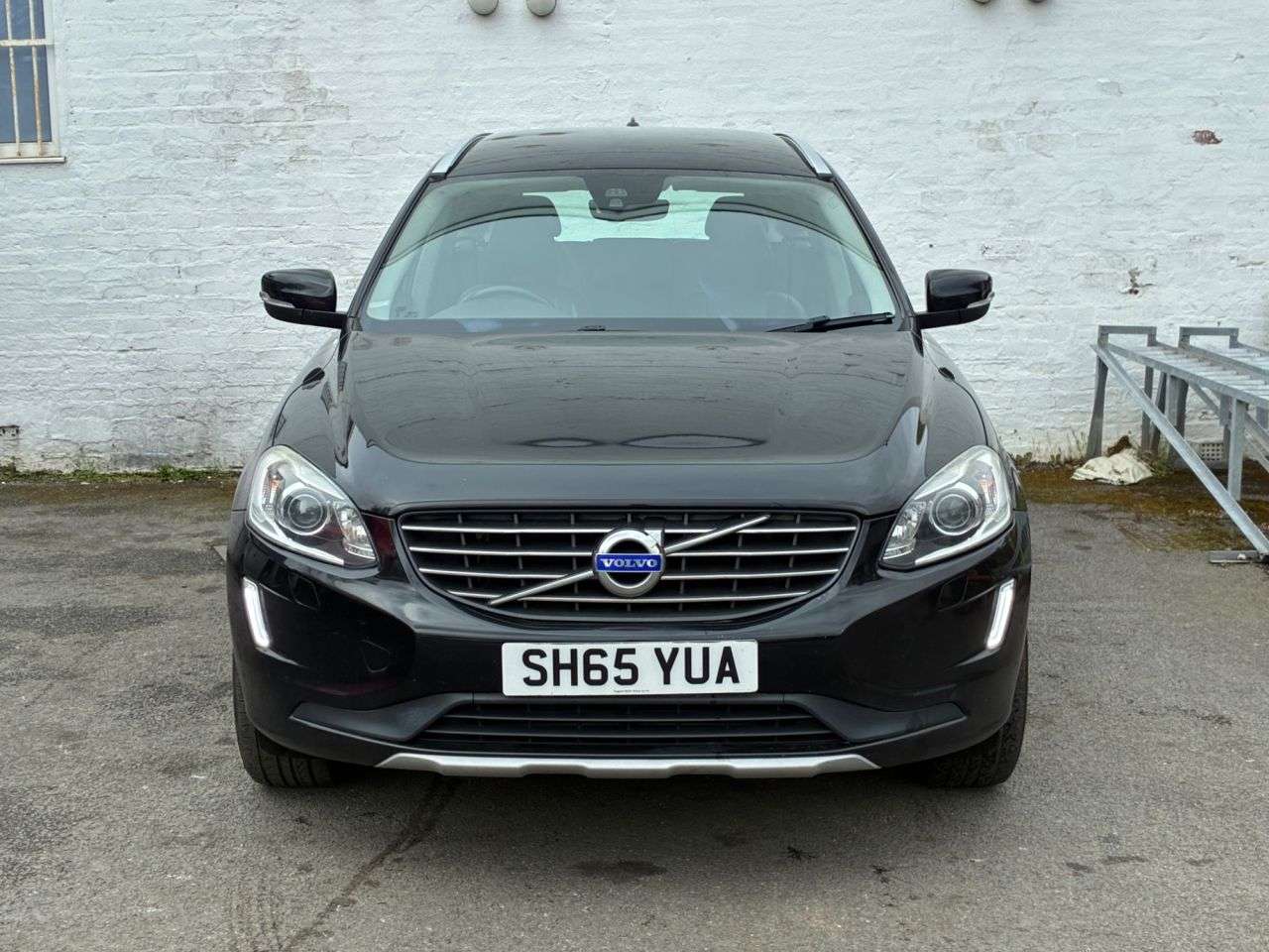 A 2015 VOLVO XC60 2.4 D5 SE Lux Nav SUV 5dr Diesel Manual AWD Euro 6 (s/s) (220 ps) COMPREHEN A 2015 VOLVO XC60 2.4 D5 SE Lux Nav SUV 5dr Diesel Manual AWD Euro 6 (s/s) (220 ps) COMPREHEN