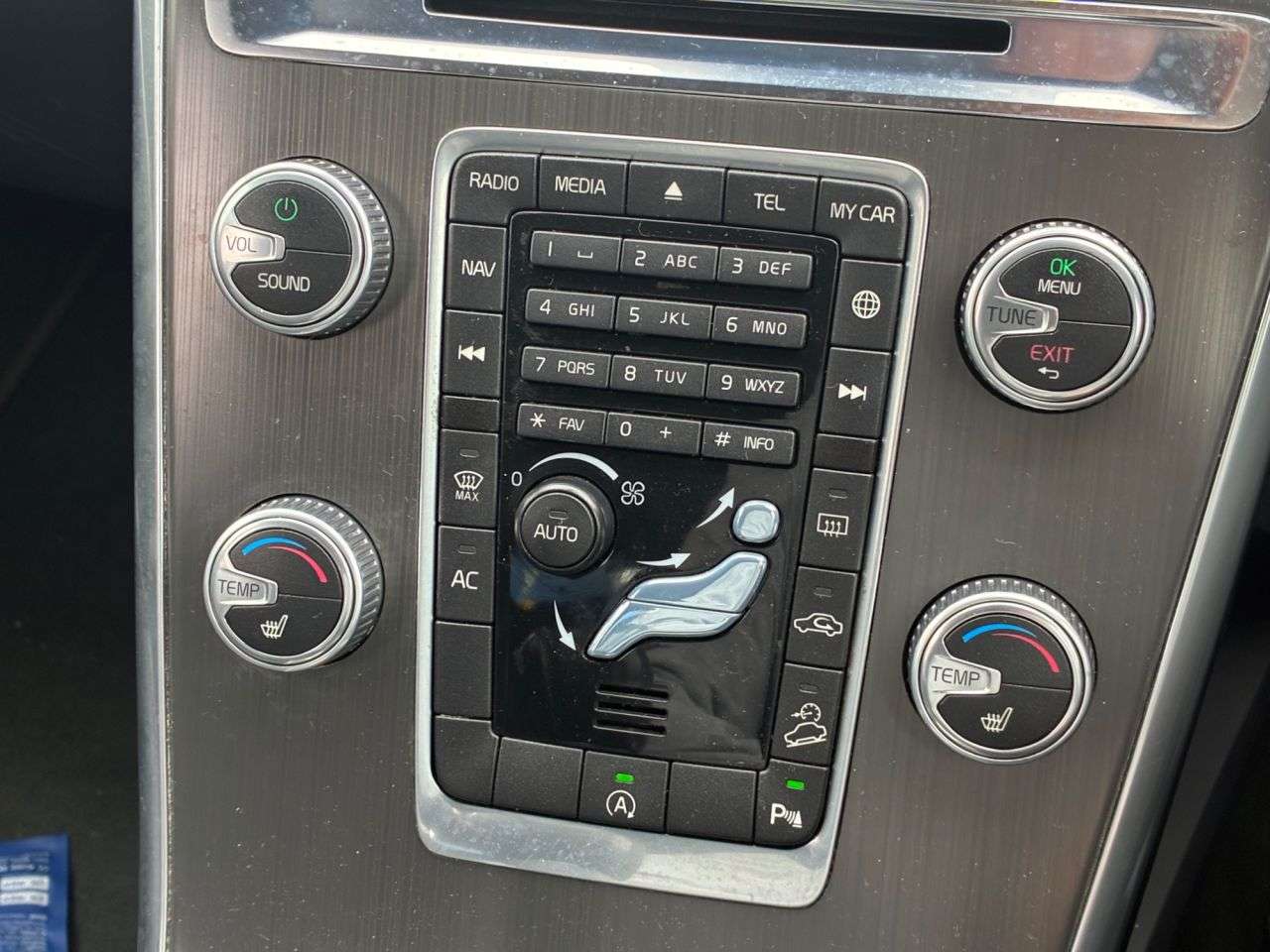 2015 VOLVO XC60 2015 VOLVO XC60