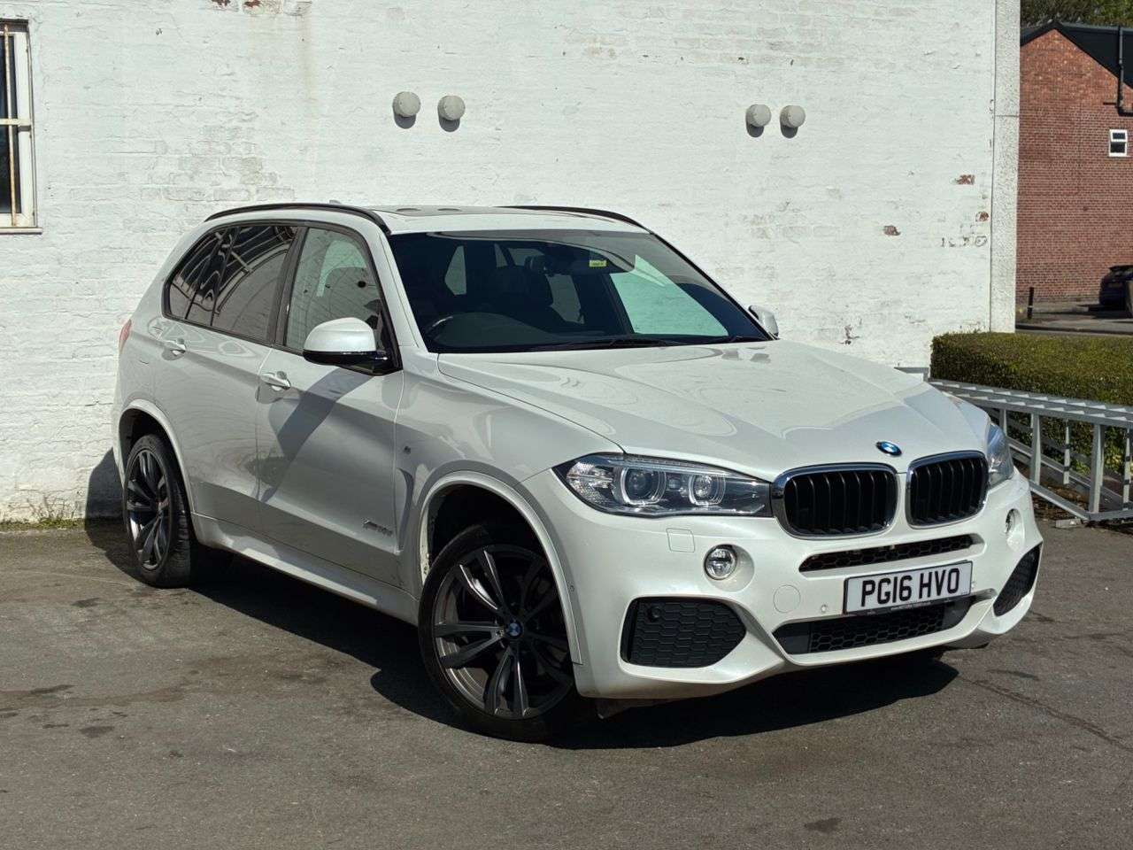 A 2016 BMW X5 3.0 30d M Sport SUV 5dr Diesel Auto xDrive Euro 6 (s/s) (258 ps) RECENTLY S A 2016 BMW X5 3.0 30d M Sport SUV 5dr Diesel Auto xDrive Euro 6 (s/s) (258 ps) RECENTLY S