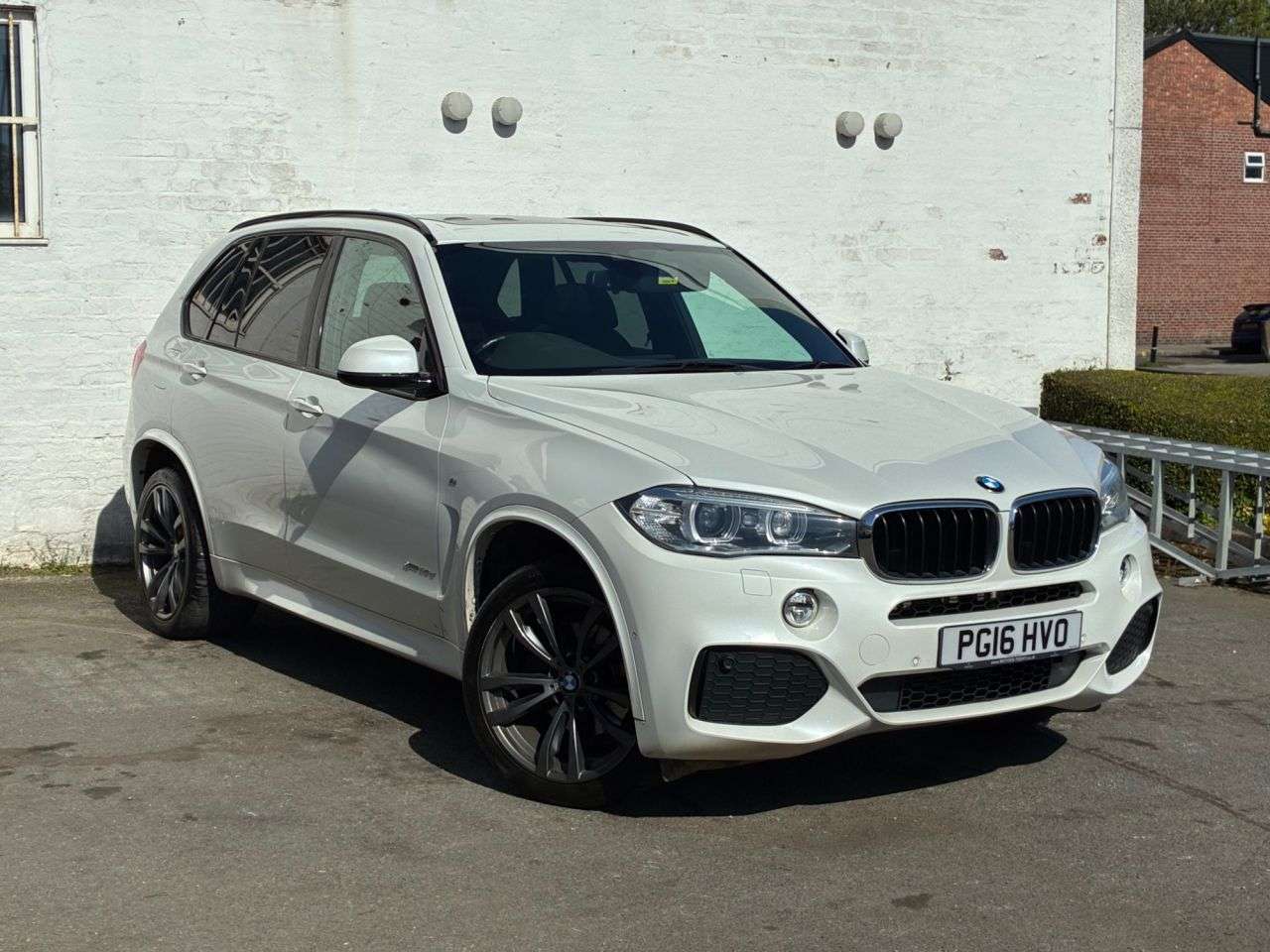 A 2016 BMW X5 3.0 30d M Sport SUV 5dr Diesel Auto xDrive Euro 6 (s/s) (258 ps) RECENTLY S A 2016 BMW X5 3.0 30d M Sport SUV 5dr Diesel Auto xDrive Euro 6 (s/s) (258 ps) RECENTLY S