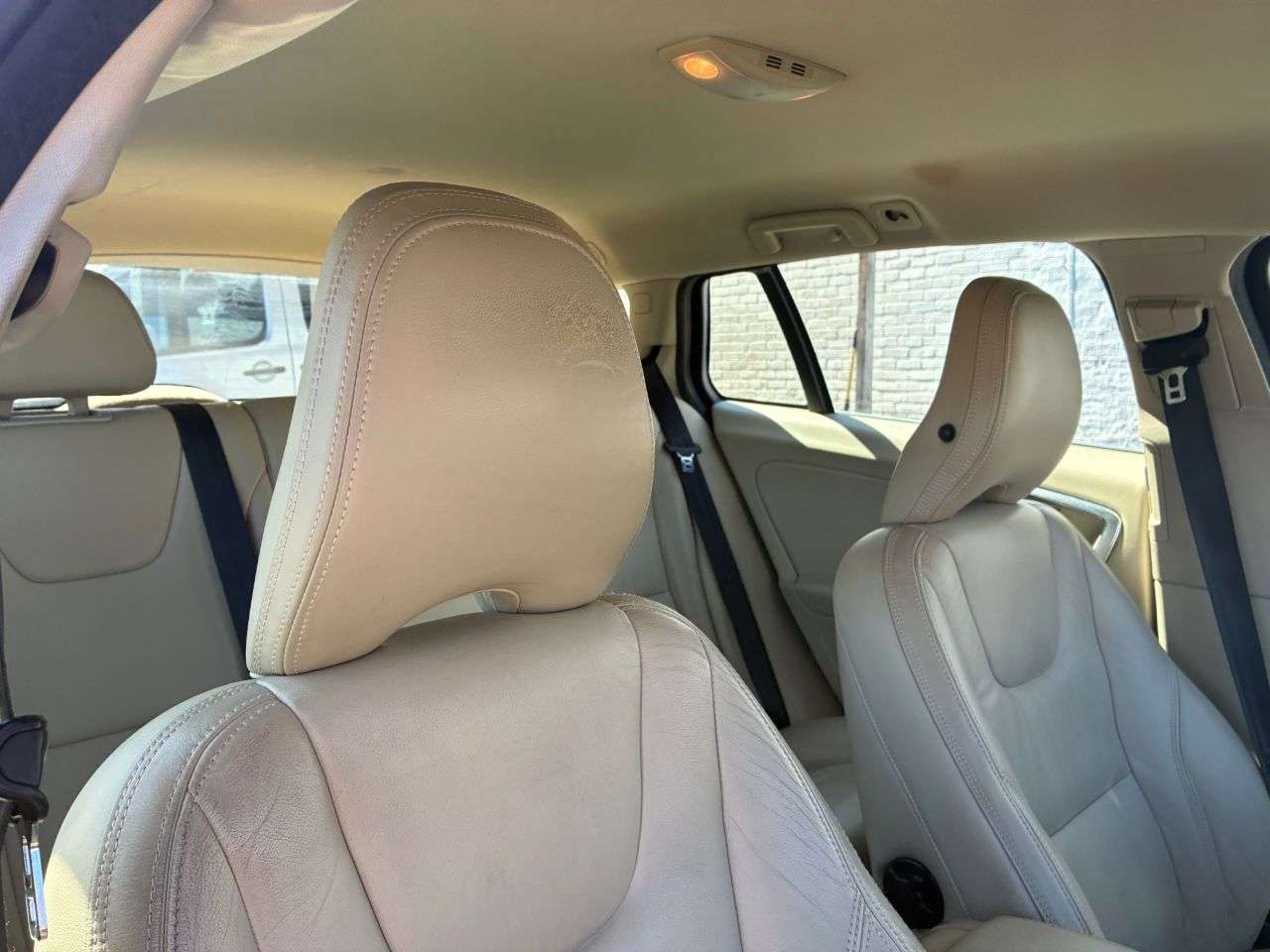 2012 VOLVO V60 2012 VOLVO V60