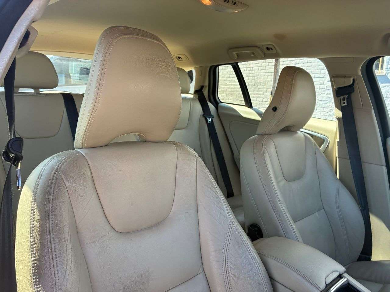 2012 VOLVO V60 2012 VOLVO V60