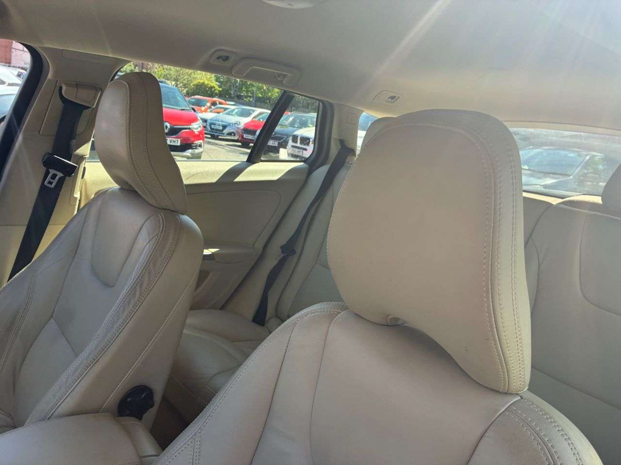2012 VOLVO V60 2012 VOLVO V60