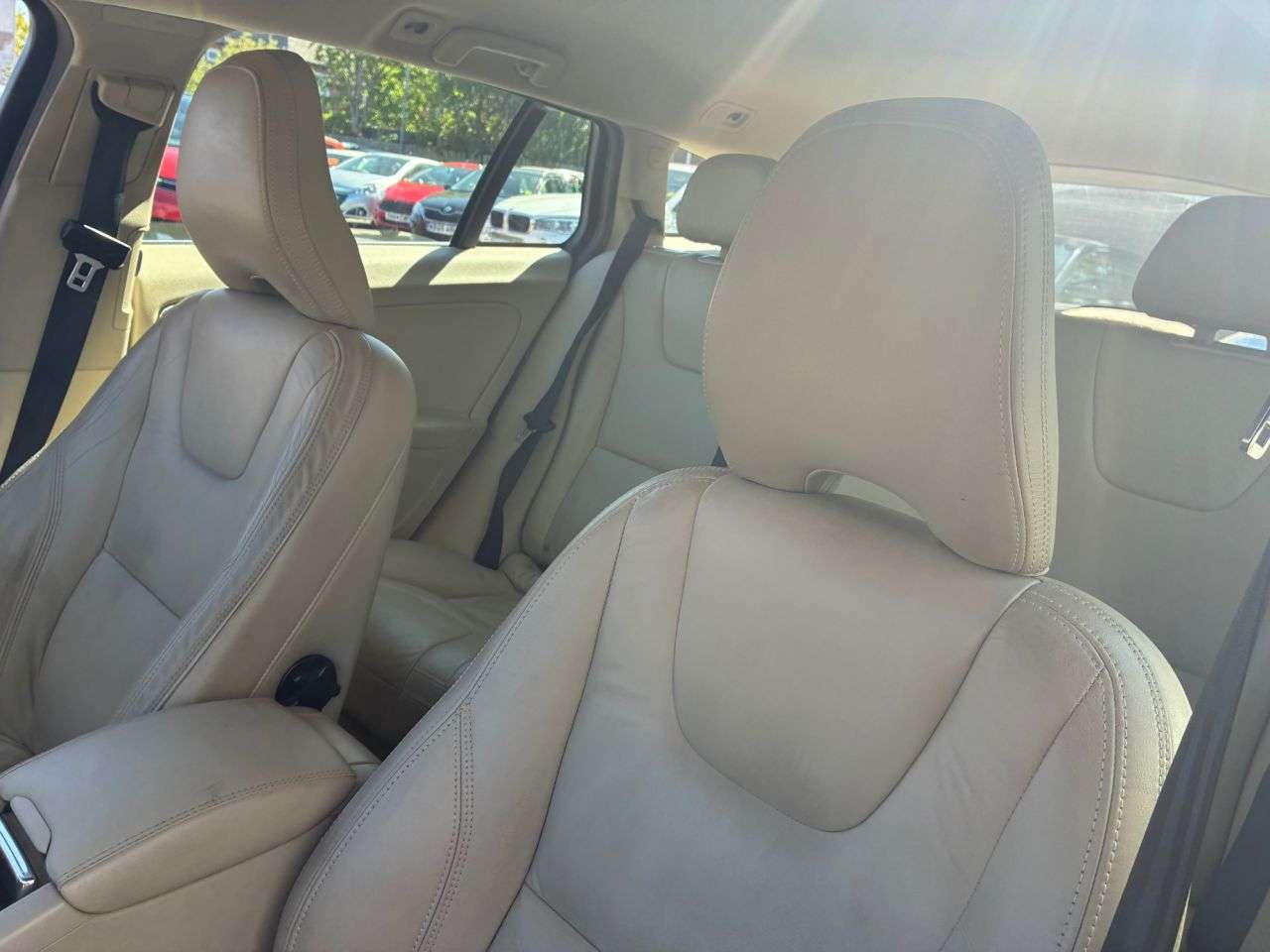 2012 VOLVO V60 2012 VOLVO V60